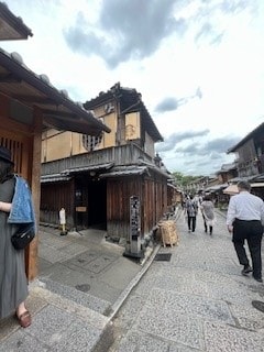 Tea house Starbucks in Ninenzaka